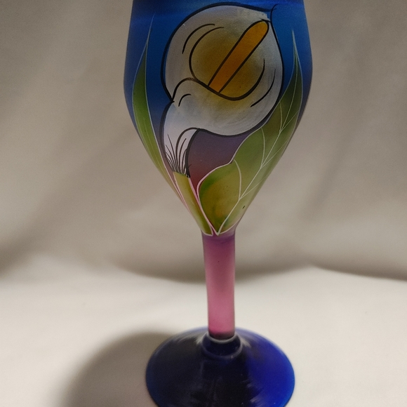 Hand Blown Mexican Wine Glass with Hand Painted Sun Flower Lilly/Leaves- 15 oz - Picture 1 of 2